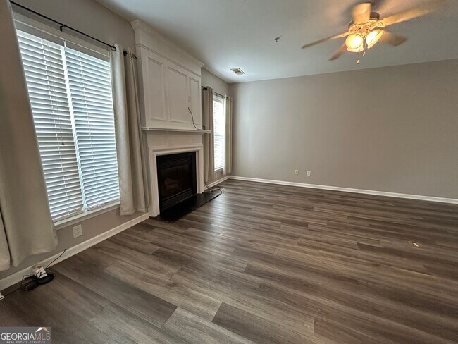 Building Photo - 226 Regent Square