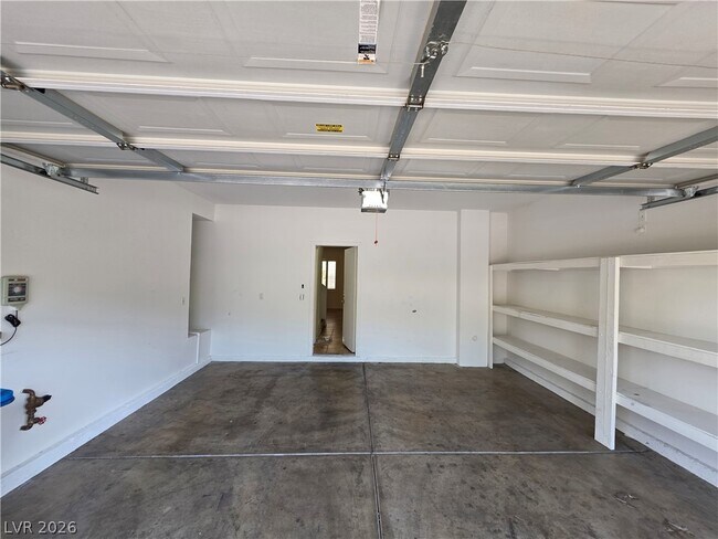 Building Photo - 10021 Via Toro Ave