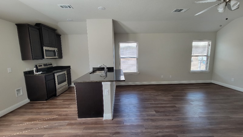 Building Photo - 1421 Warringwood Dr