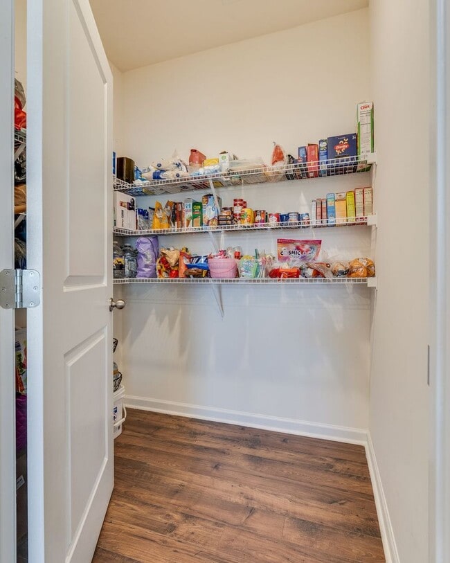 Building Photo - 4 bed/2.5 bath in Kingsport, TN