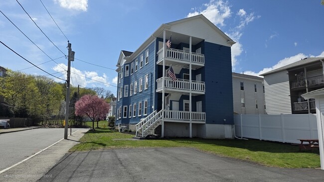 Building Photo - 20 Reeves St