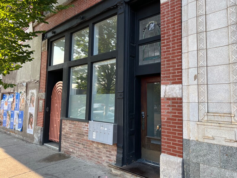 Building Photo - 2712 W North Ave