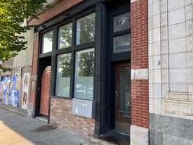 Building Photo - 2712 W North Ave