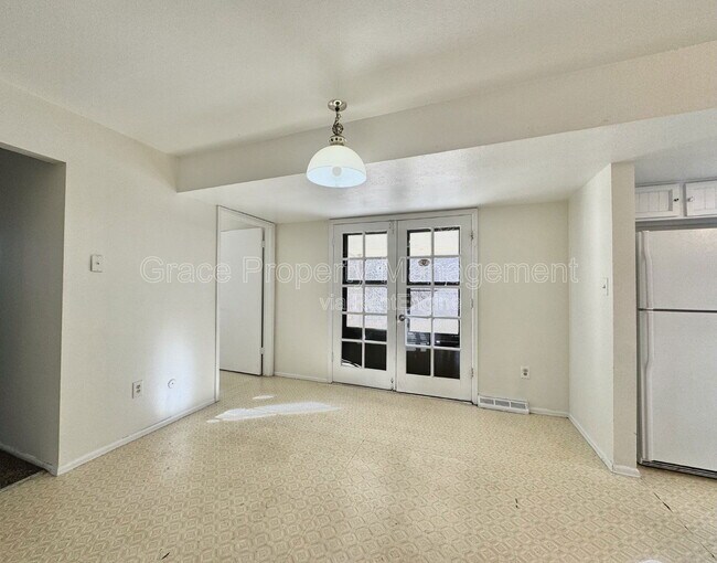 Building Photo - 5728 S Kenton St