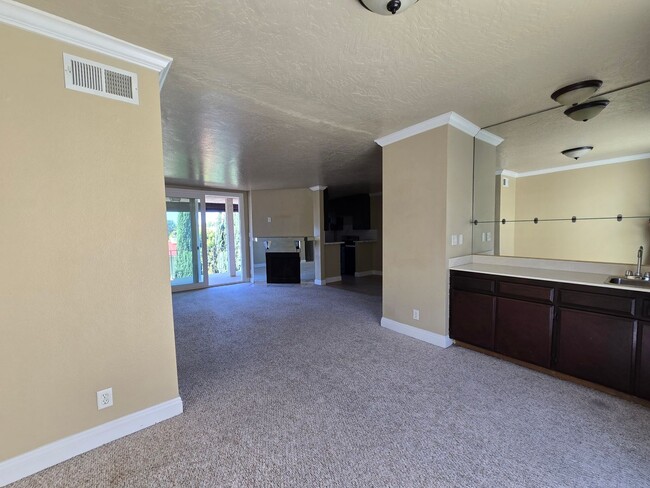 Building Photo - 4705 Kester Ave