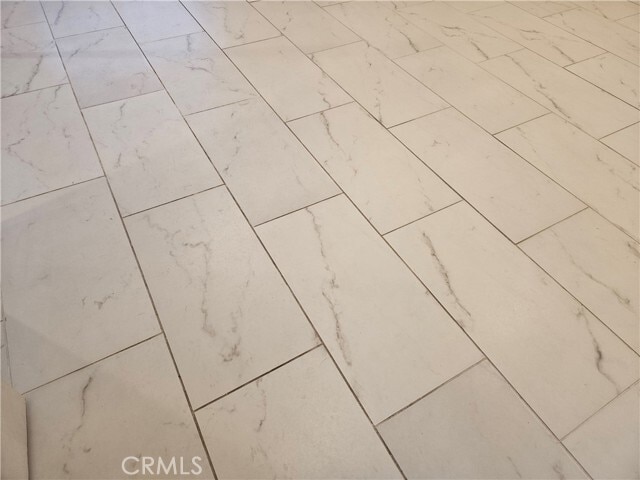 Building Photo - 505 S Farrell Dr