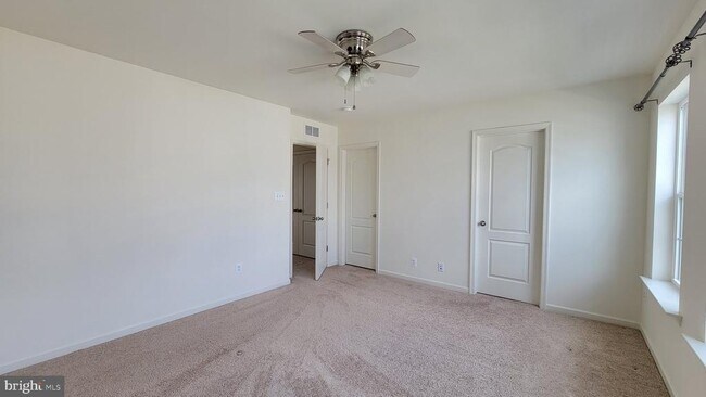 Building Photo - 39 Stafford Pl