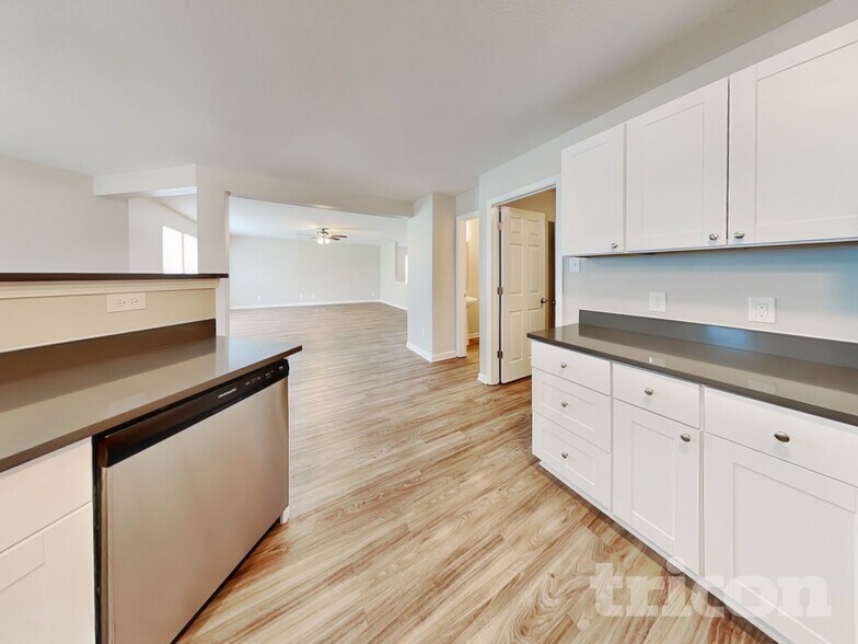 Building Photo - 1351 Waterlily Lane