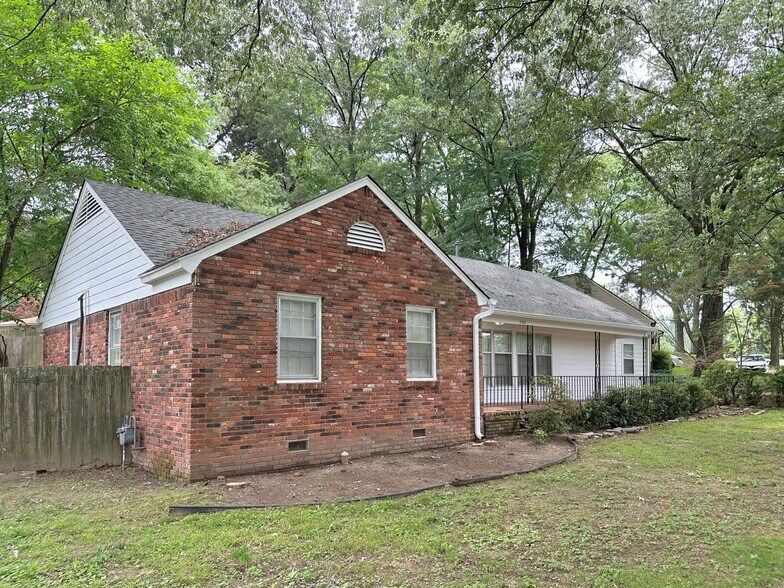 Building Photo - 2784 Bragg Ln
