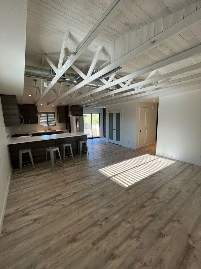 Building Photo - 7017 E Bella Vista Dr