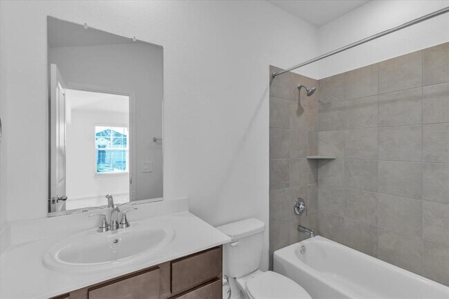 Building Photo - 5020 Hazelnut Ln