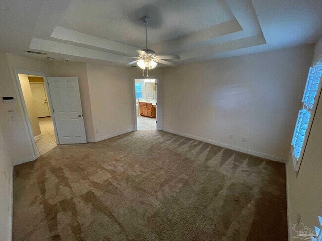 Building Photo - 5955 Hermitage Dr