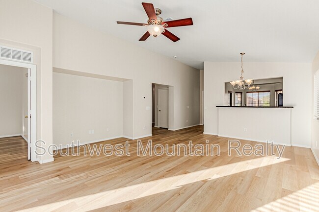 Building Photo - 30196 N Sunray Dr