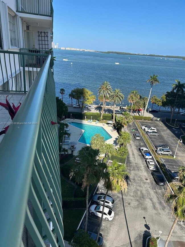 Building Photo - 1408 Brickell Bay Dr