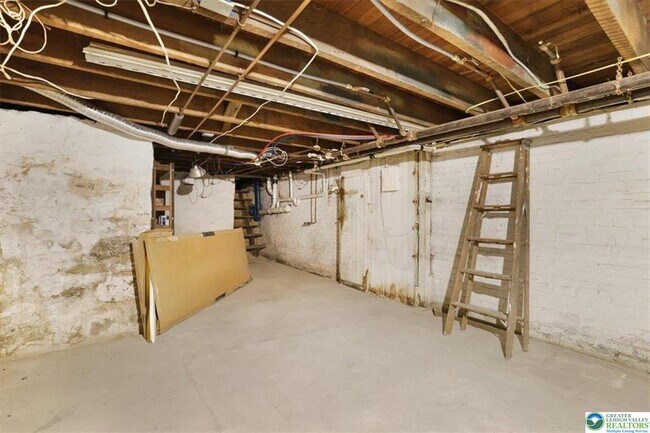 Building Photo - 193 S 4th St