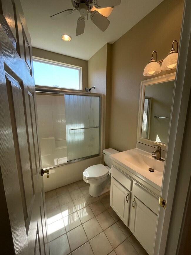 Building Photo - Unfurnished, Long Term Rental in Sun City!
