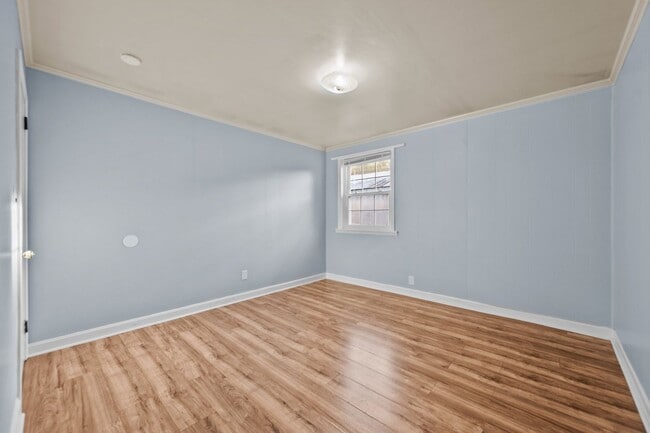 Building Photo - Welcome to Richlands Avenue!