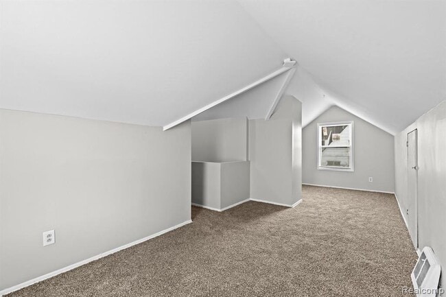 Building Photo - 19450 Heyden St