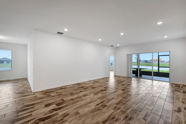 Building Photo - New 5 bedroom 3.5 bath with over 3000 livi...