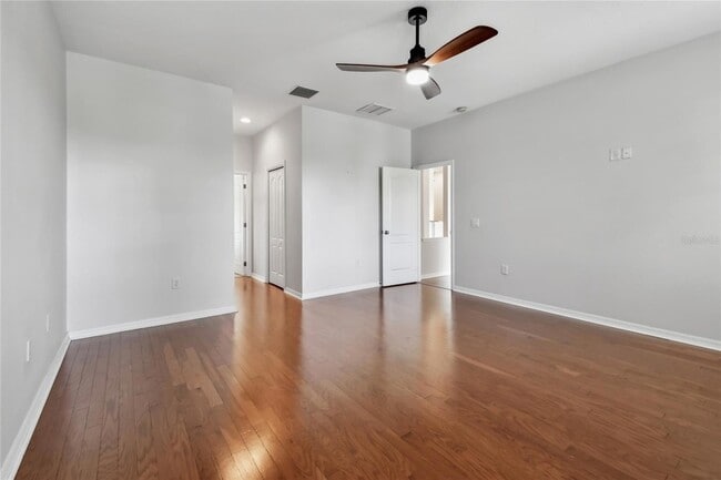 Building Photo - 5303 Moon Shell Dr