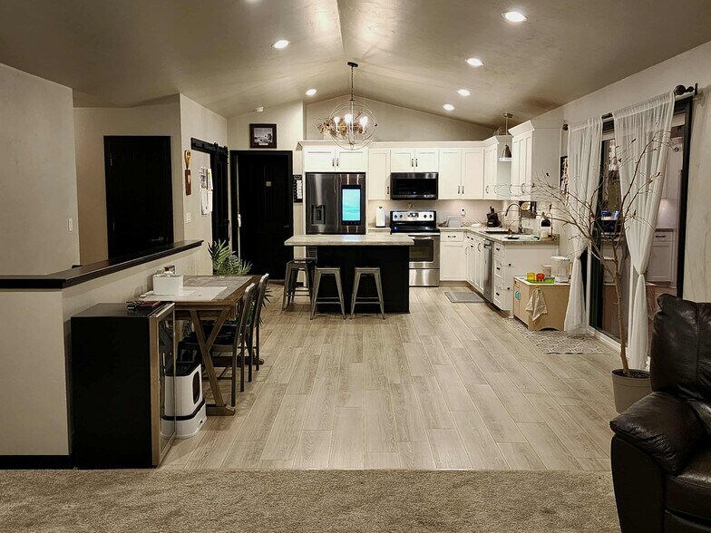 Building Photo - 2453 Scheuring Rd