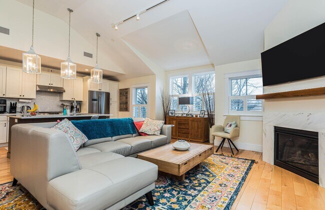 Building Photo - 1 Franklin St