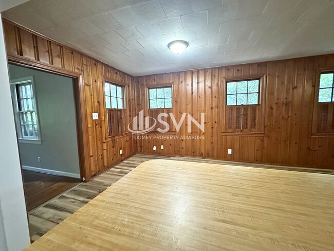 Building Photo - 4823 Auburn Dr N