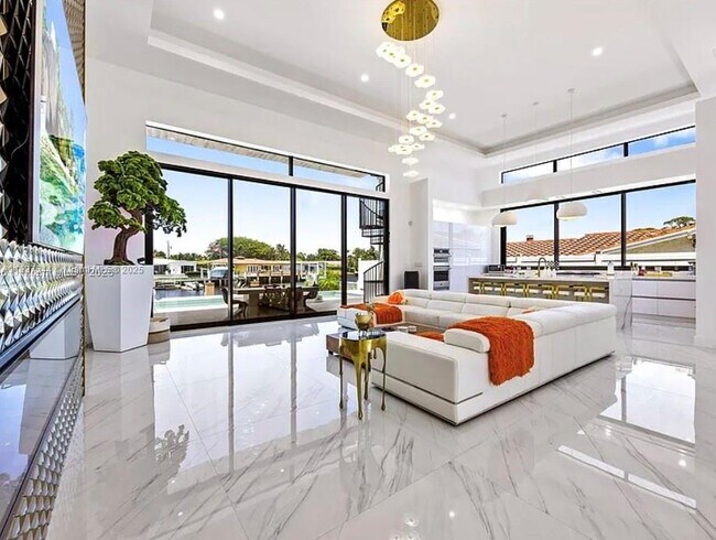 Building Photo - 2225 NE 19th St