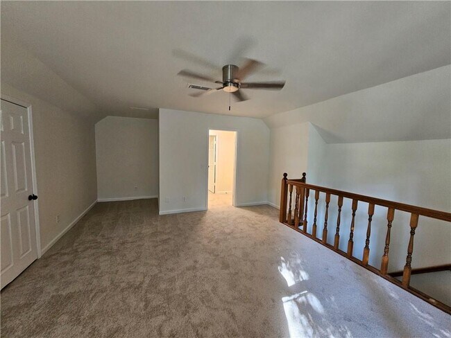 Building Photo - 3228 Turtle Lake Dr SE