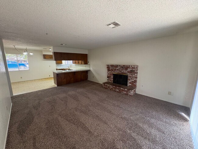 Building Photo - 947 W Seeger Ave