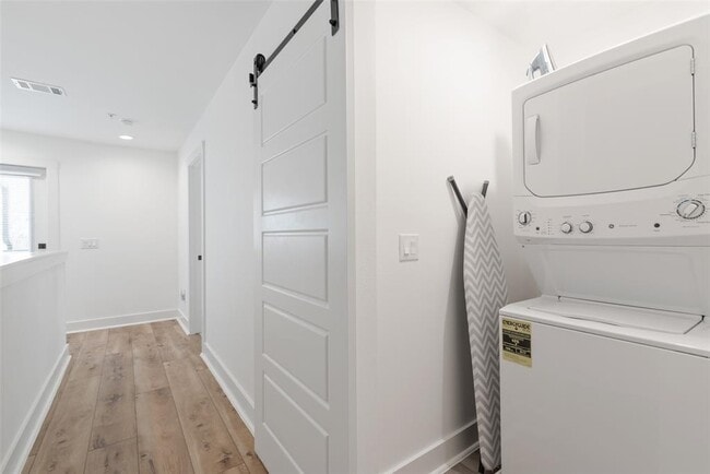 Building Photo - 1417 Kramer Ln