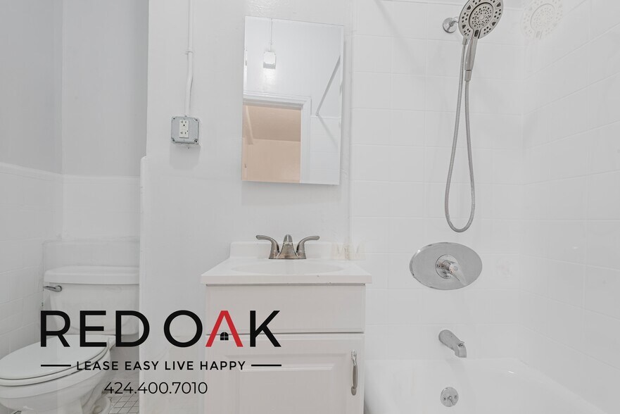 Building Photo - 854 S Oxford Ave