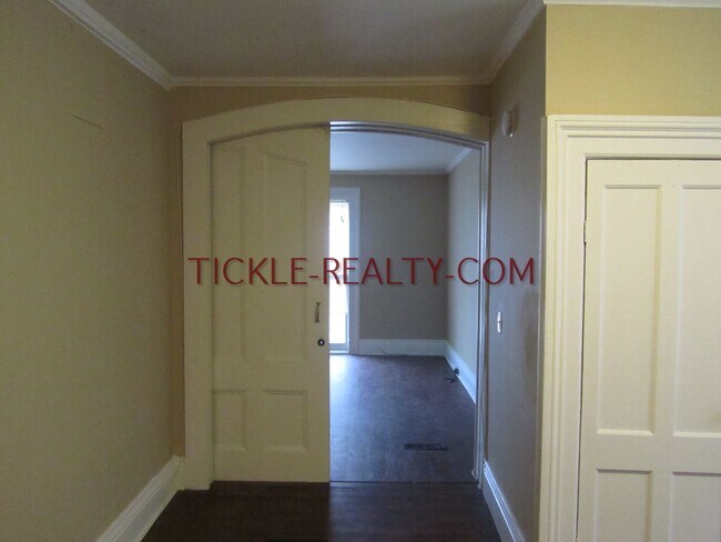 Building Photo - 11 Lafayette Pl