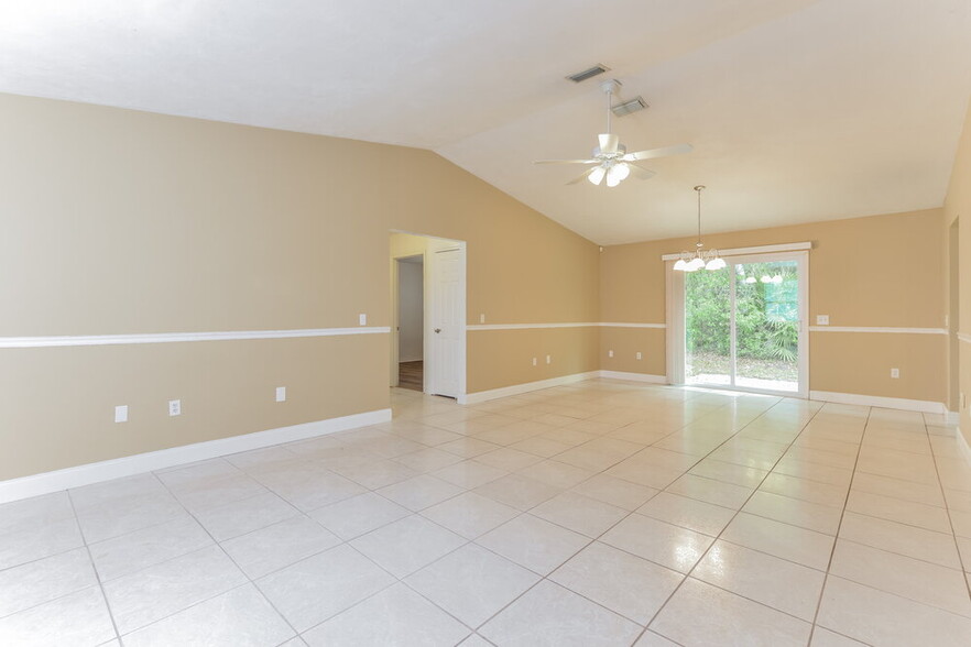 Building Photo - 1819 E Glancy Dr