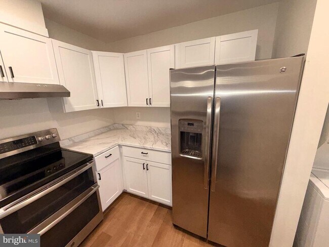 Building Photo - 1340 Rigbie Hall Ct