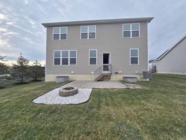 Building Photo - 2132 Canter St