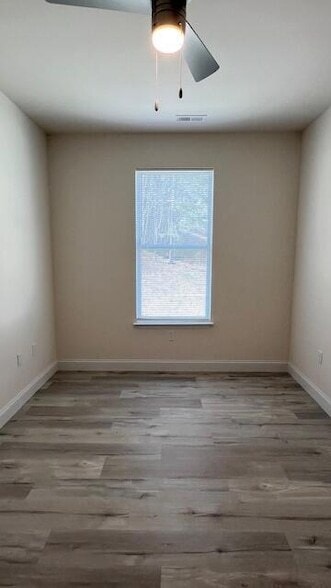 Building Photo - 1914 Cypress Ln