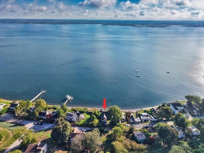 Building Photo - 73 Bayside Ave