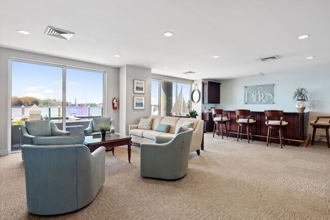 Building Photo - DOWNTOWN AREA