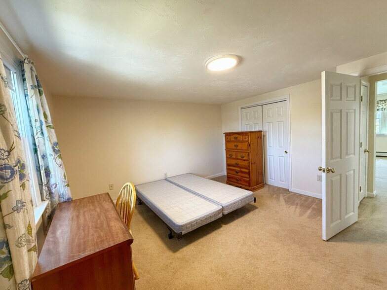 Bedroom - 78 Center St