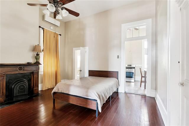 Building Photo - 821 Dauphine St