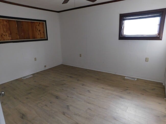 Building Photo - 240 Dogwood Dr