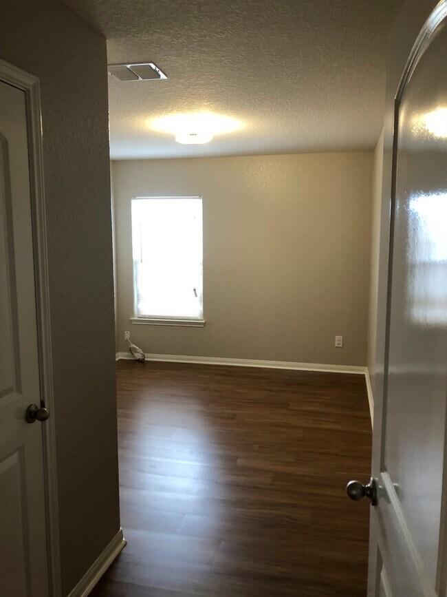 Building Photo - Luckey Ranch One-Story Home with Flex Room