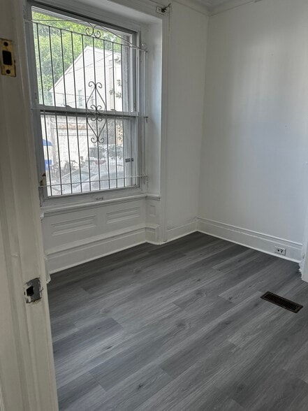 Building Photo - 2260 N 15th St