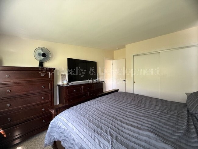 Building Photo - 558 Mallard Ln