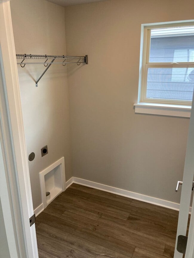 Building Photo - Beautiful home with great community amenities in Redmond!  A/C!