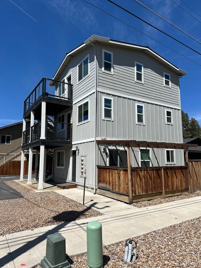 Building Photo - 1455 NW 8th St