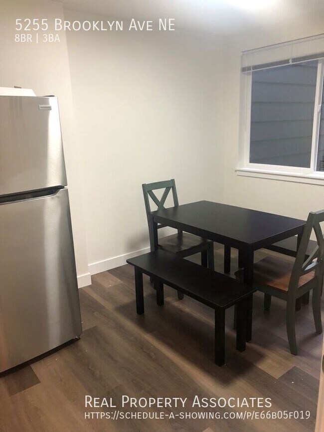 Building Photo - 5255 Brooklyn Ave NE