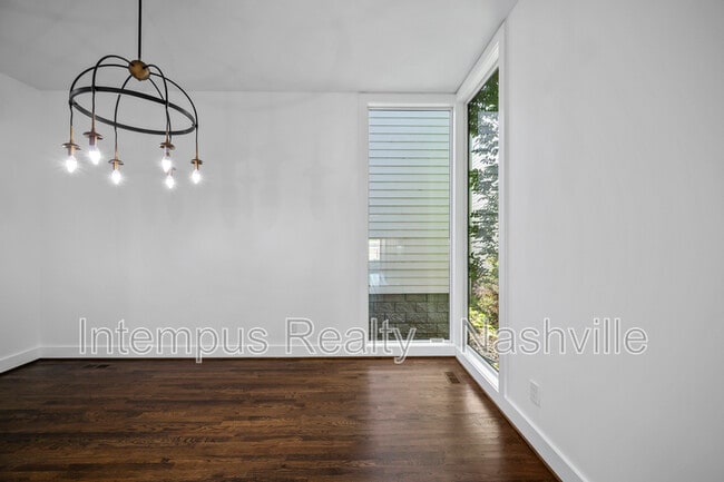 Building Photo - 962 9th Ave S