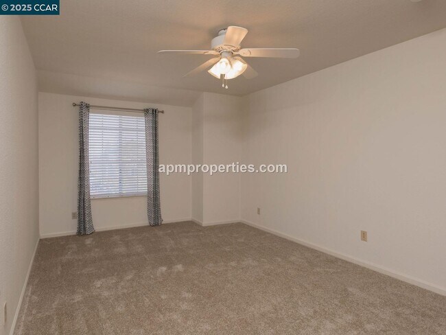 Building Photo - 4112 Creekpoint Ct